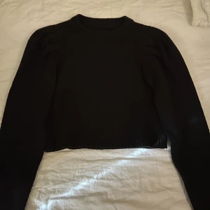 Stickad tröja  - Stickad tröja pga att den är för liten