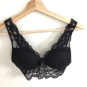 Bralette - Oanvänd bralette från Gina storlek xs. Obs liten i storleken.