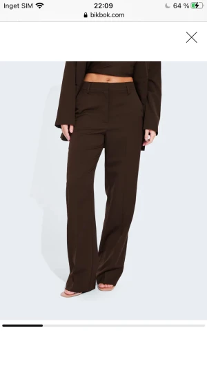 Fina kostymbyxor  - Säljer dessa kostymbyxor från bikbok i modellen jackie 🤩 fint skick!