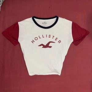 Hollister croptop - Söt croptop från hollister! ❤️ Nyskick, knappt använd & köpt för längesen 🦅 Pris går att diskutera 