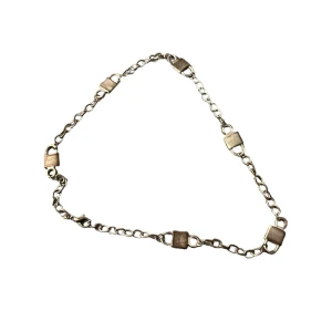 Halsband med lås - Köper ni via privat swish blir frakten 15kr 