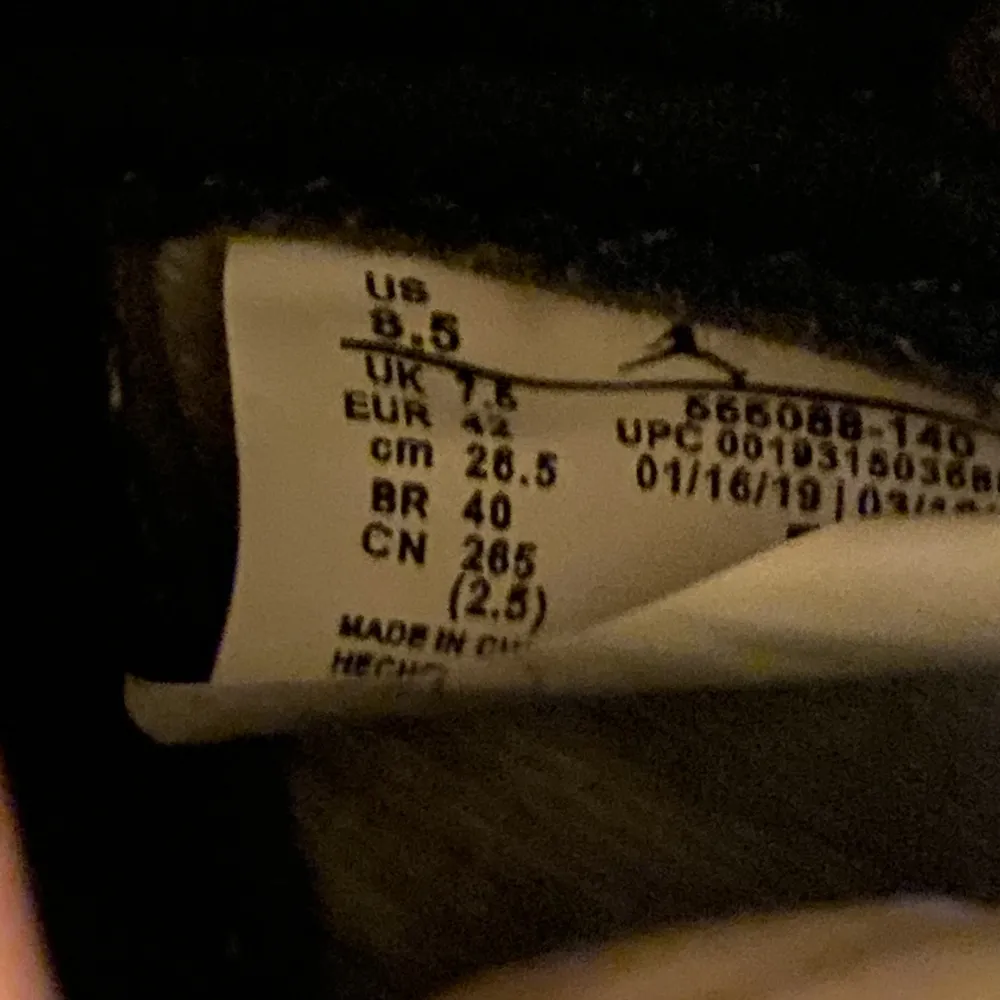 Fint skick använder inte längre, strlk 42 EUR. Kengät.
