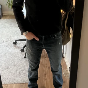 Levis 511 - Säljer då dom inte andvänds,cond 8/10 Storlek w31 L32,jeansen sitter bra på mig är 184.