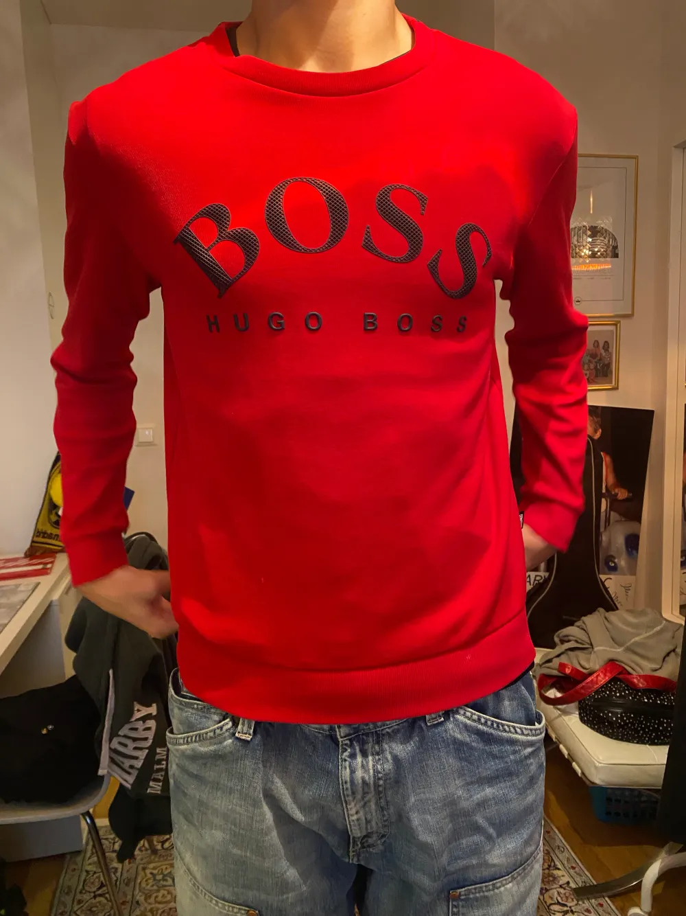 Säljer en skitsnygg Hugo Boss-tröja i nyskick. Oanvänd och helt ÄKTA! Storlek M. . Tröjor & Koftor.