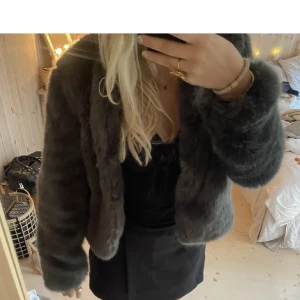 Pälsjacka  - Jätte fin !