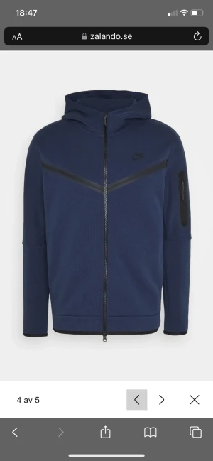 Nike kofta  - Mörkblå Nike tech fleece, köptes förra året, pris kan diskuteras. 