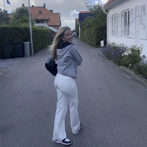 Fina jeans från HM - Säljer dessa fina jeansen från HM, strl 34, 100kr+frakt!