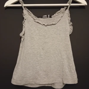 Grått linne - Använd några gånger, ser ut som ny. 