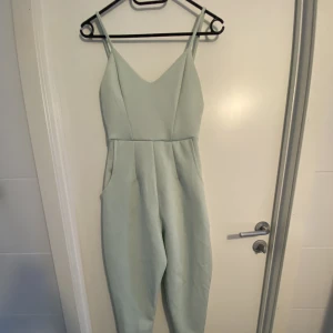 Turkos byxdress - En fin byxdress som passar till sommaren.