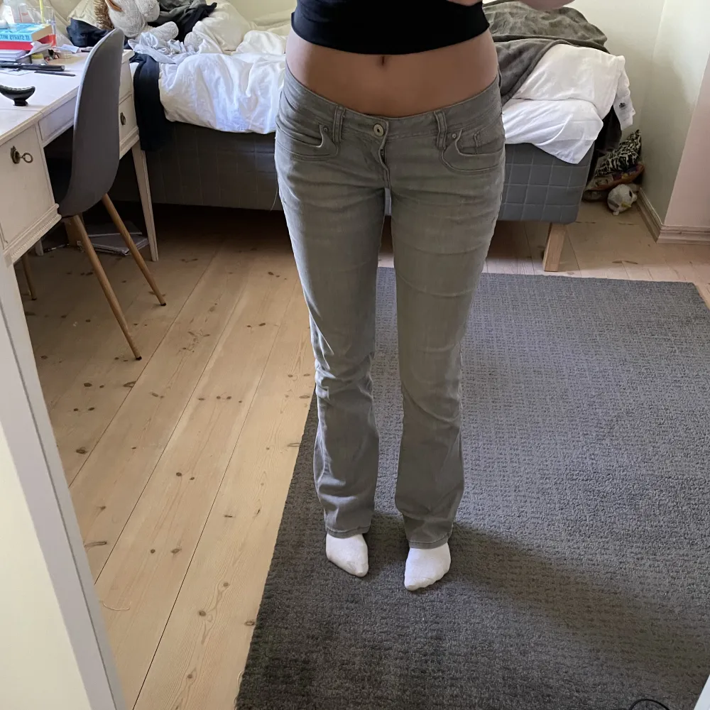 Säljer mina ltb jeans som inte kommer till användning lägre 💕 bra skick, perfekt längd för mig som är 170. Jeans & Byxor.