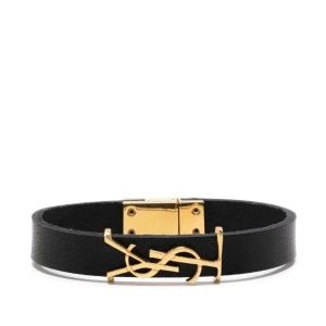 YSL ARMBAND - Säljer mitt YSL armband för att det inte kommer till användning alls. Köptes förra sommaren för lite mer än 3000kr. Den har inga defekter (hör av er för fler bilder). Säljer för minst 2400, priset kan diskuteras ❤️