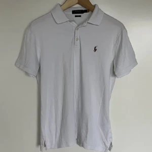 Polo piké  - Polo piké i ny skick! 10/10 ny pris 1599 mitt pris : 450