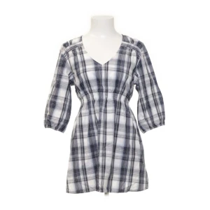 Svart/vit topp - En svart/vit topp. I mycket bra skick, i storleken S.