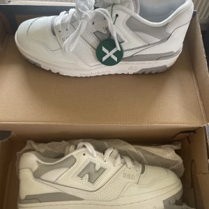New balance 550 - Helt nya och oanvända new balance 550 White/ Rain Cloud.  Säljer pågrund av fel storlek, Inköpt från stock x ( nyprise 2000kr) 