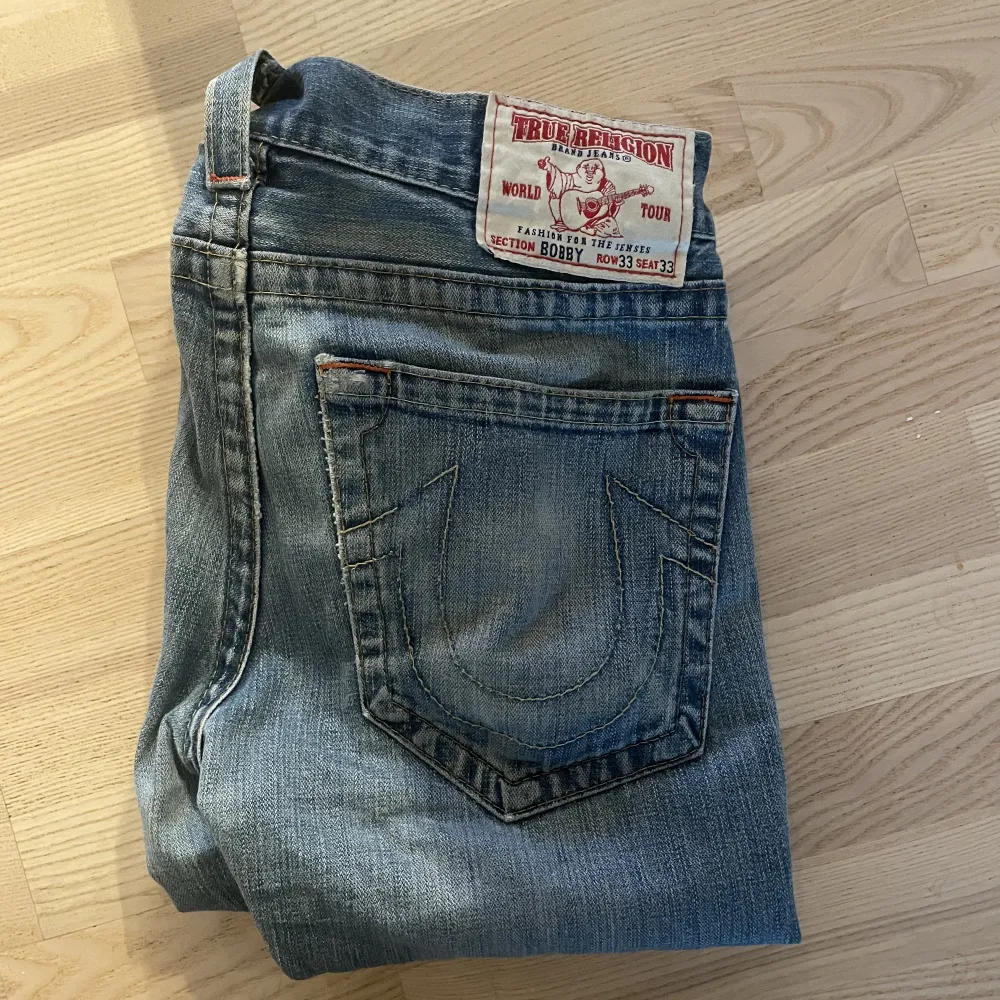 True religon jeans 32 midja och 33 längd . Farkut & Housut.