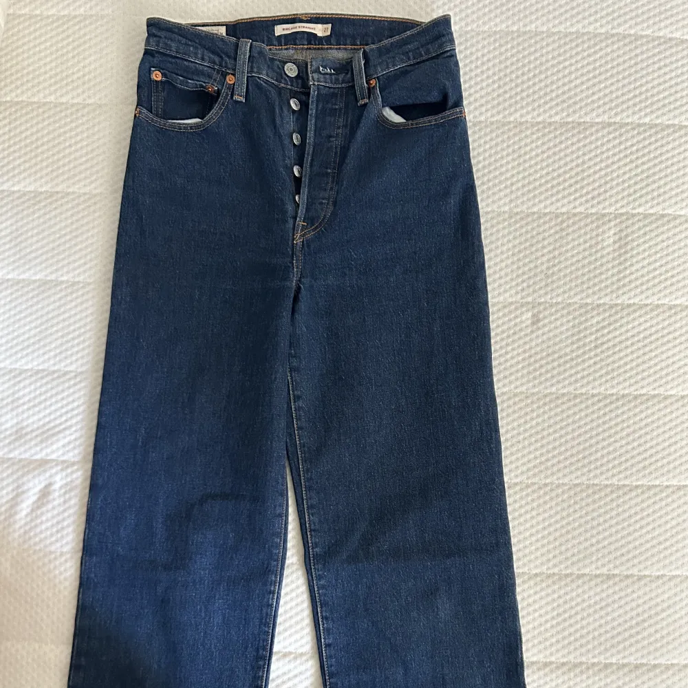 Ett par Levis jeans i storlek 27, Ribcage straight. PRIS KAN DISKUTERAS!. Jeans & Byxor.