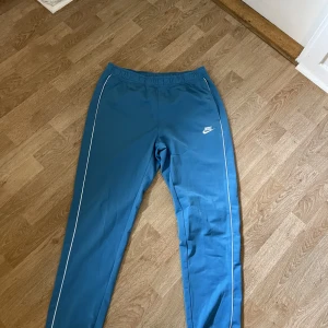 Nike byxor - Mjukisbyxor från nike