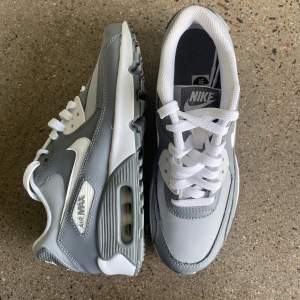 Säljer dessa Nike Air Max, storlek 37.5- Aldrig använda!