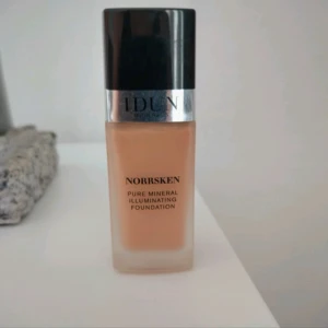 Idun mineral foundation  - Oanvänd 