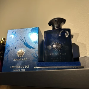 Amouage Interlude Black Iris - Hej säljer eller tradear min amouage interlude black iris då doften var för maskulin för min del.  Endast testad.  Sjuk longetivity och projektion. 