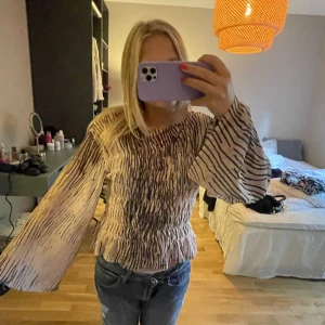 Tiger mönstrad blus  - Jättefin blus i tiger mönster💥
