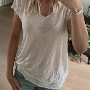 Vit T-shirt  - Luftig och skön