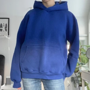 Junkyard hoodie  - Jätteskön hoodie från Junkyard. 