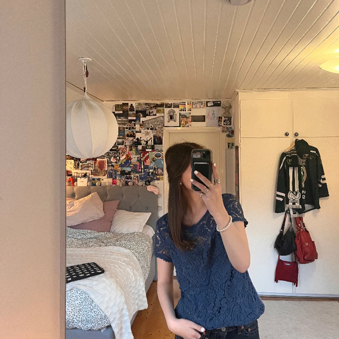 Gullig spetstshirt