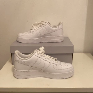 Air force 1s - Köpte för liten storlek. Helt ny .          Pris kan diskuteras. Box Inkluderar 