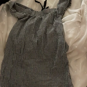 Gingham klänninh - Med snörning bak