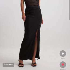 Superfin kjol från Nakd som tyvärr va lite för stor för mig💓helt oanvänd med alla lappar kvar, storlek S