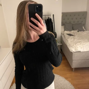 Tommy hilfiger tröja - Säljer denna fina Tommy Hilfiger tröja då den inte kommer till användning längre❤️