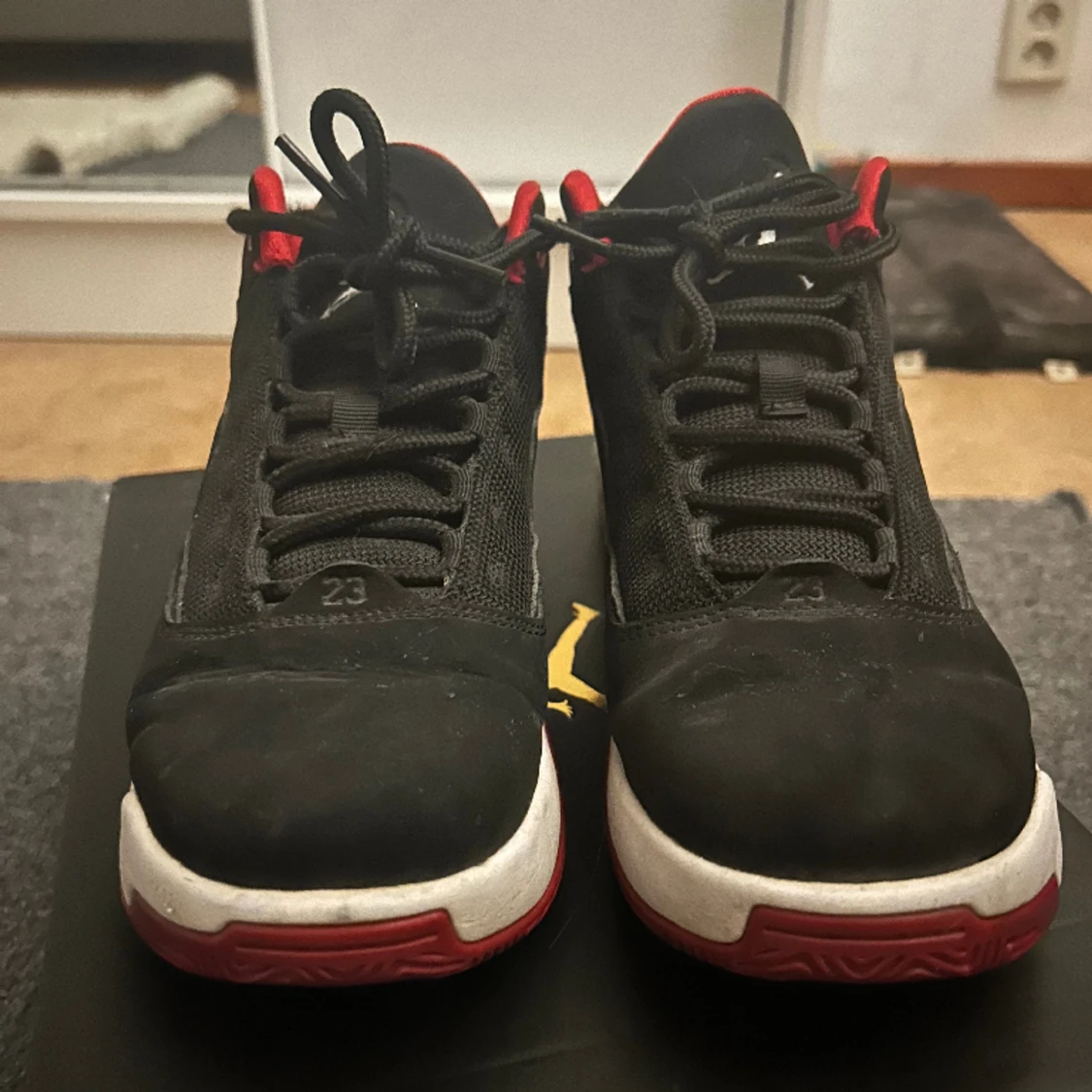 Säljer mina Jordans max aura 2 i nytt skick - 90