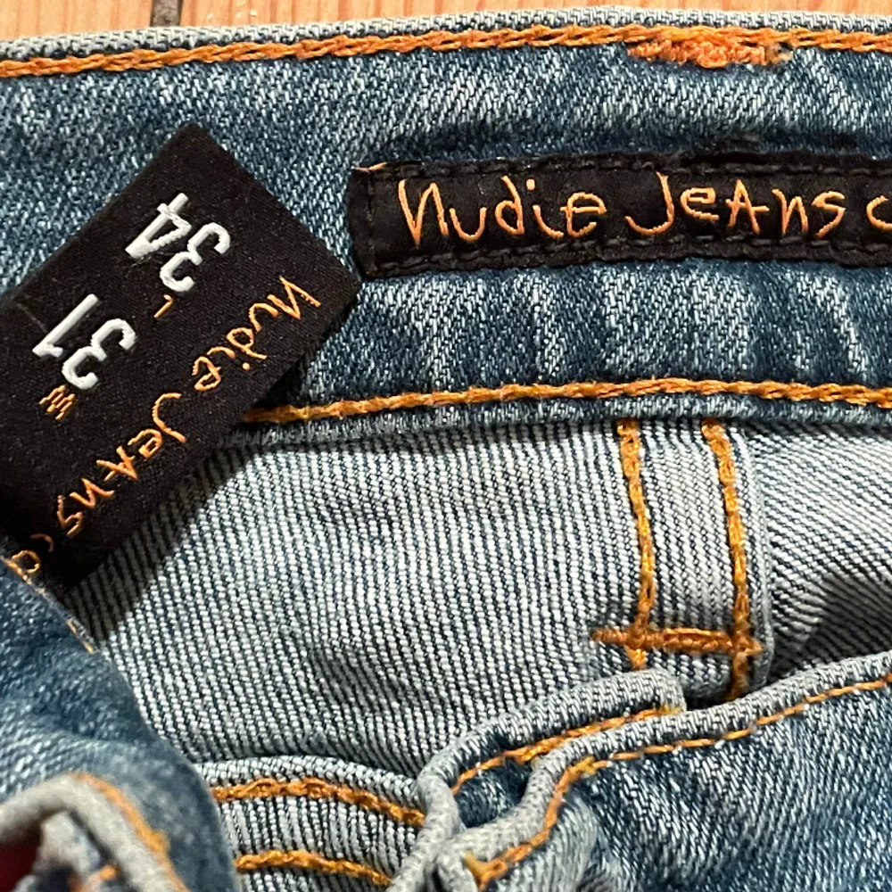 Slimfit nudie jeans i fint skick utan några fel. Storlek W31  Fråga gärna om fler bilder och mått! . Jeans & Byxor.
