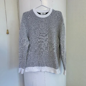 Cos sweatshirt  - Inga defekter, knappt använda.
