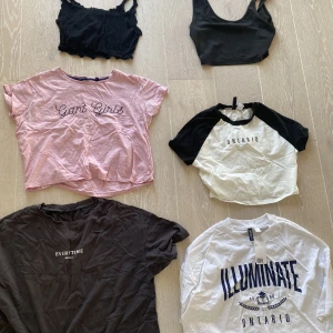 Kläder  - Säljer olika kläder för 70 kr styck. Kontakta mig för storlekar eller andra funderingar. Pris kan diskuteras beroende på plagget. Köp allt för 200 kr❤️