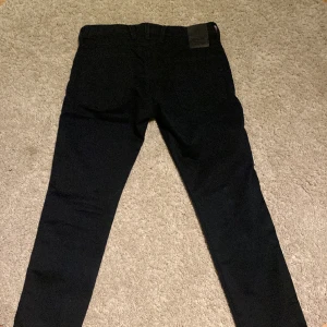 Replay Jeans - Säljer dessa riktigt feta Reaplay Anbass jeans - storlek 32/32 - har aldrig använts