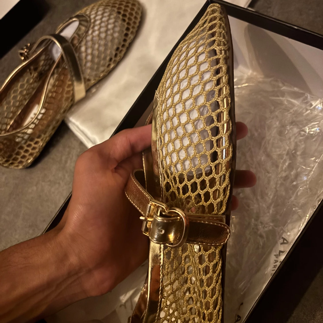 Guldiga nätballerinaskor från Alaïa - 4