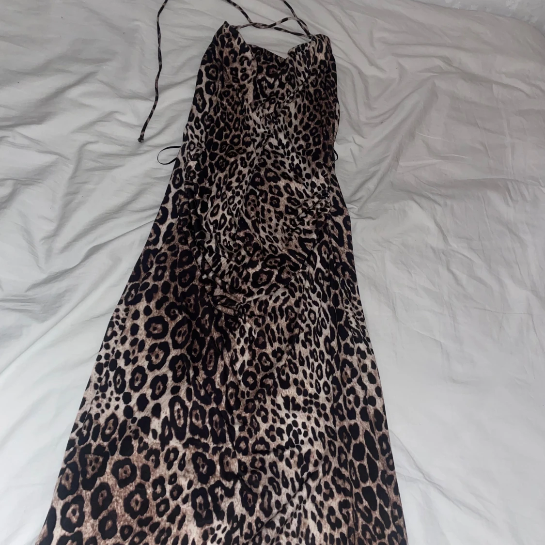 Leopardmönstrad långklänning med smala band