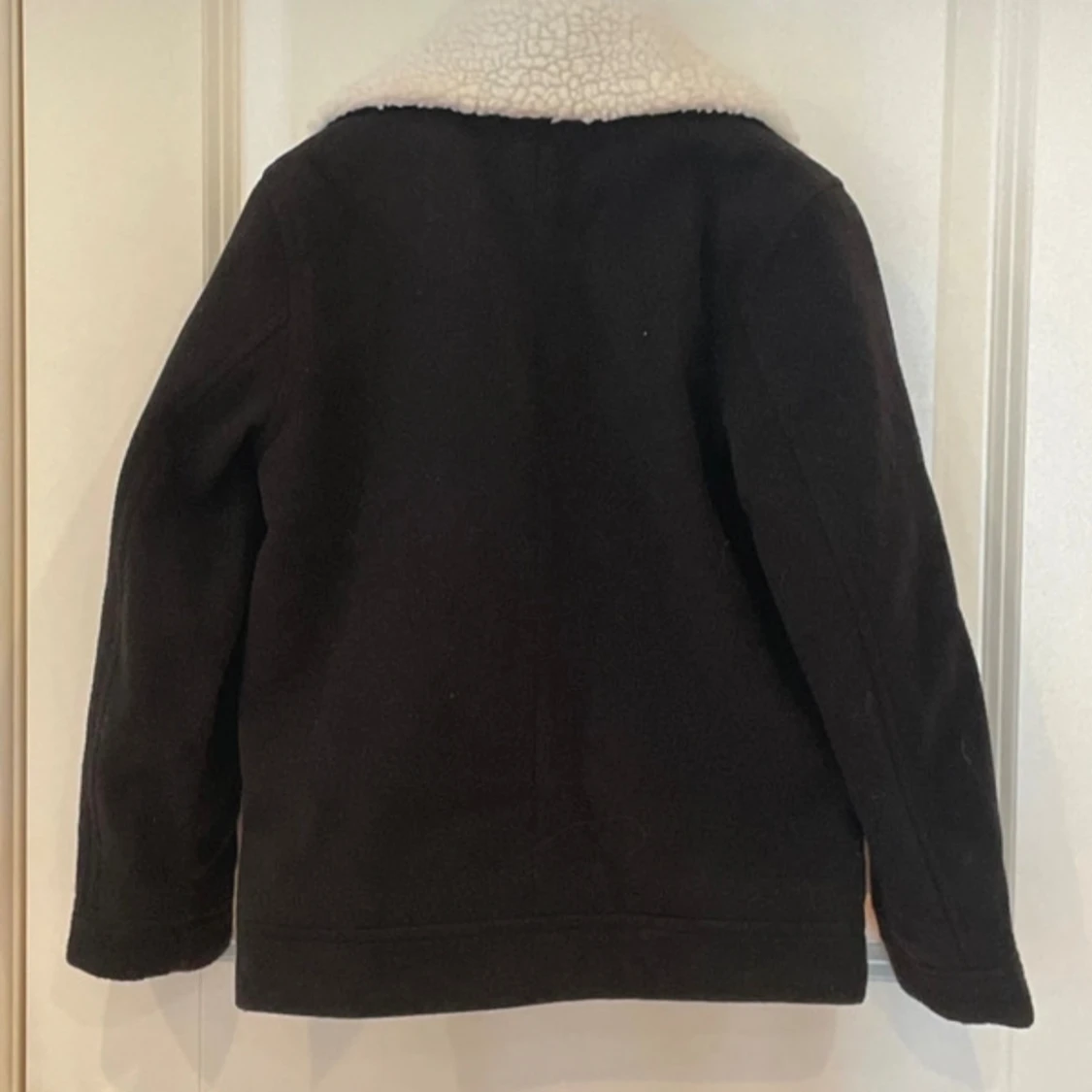 Svart teddyjacka från H&M med dragkedja för barn - 1