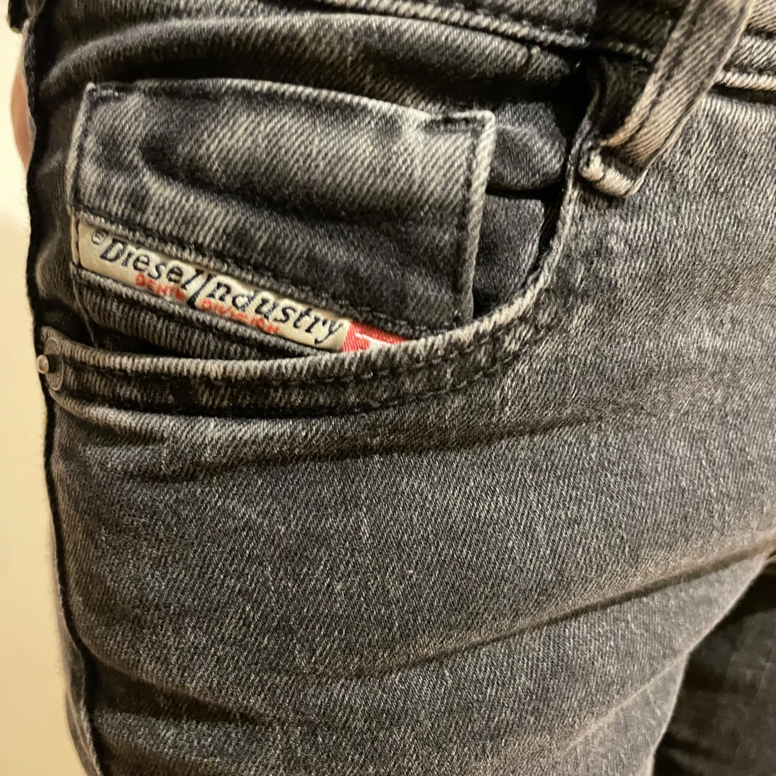 Svarta bootcut jeans från Diesel - 2