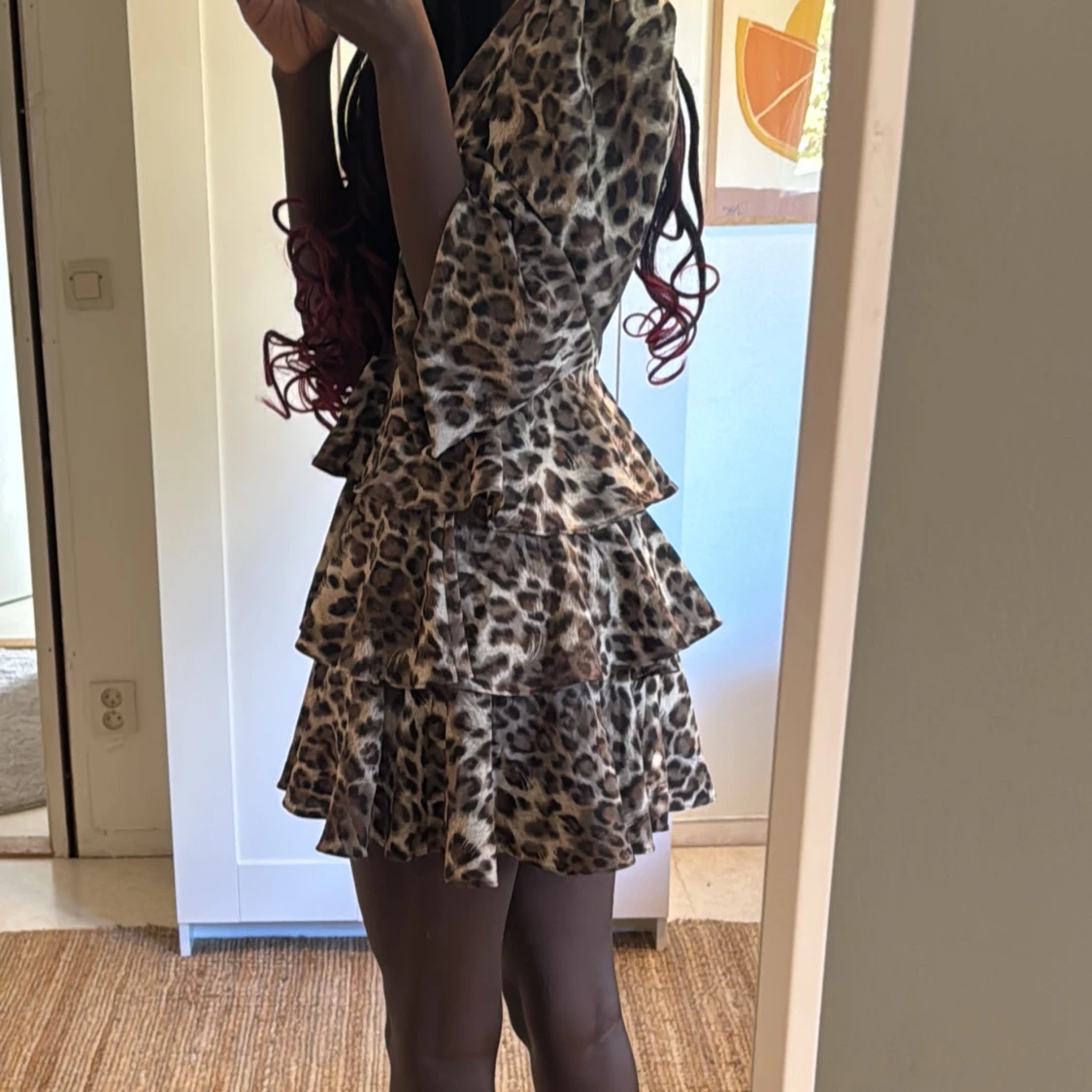 Leopardmönstrad volangklänning - 1