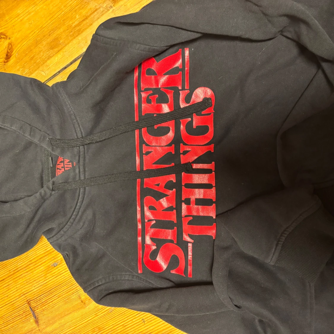 Stranger Things svart hoodie M - 2