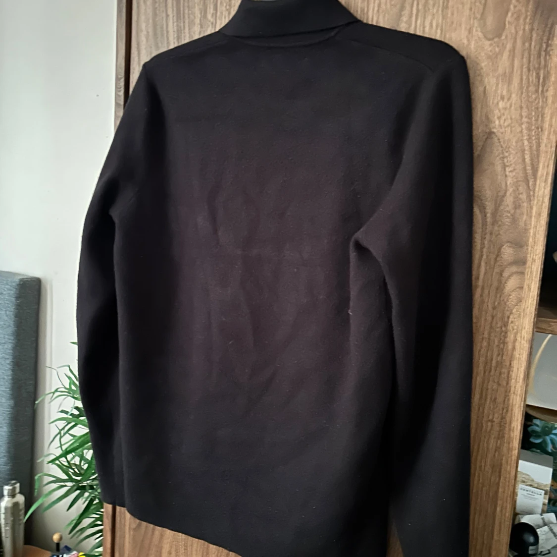 Svart kofta med dragkedja från Samsøe Samsøe - 1