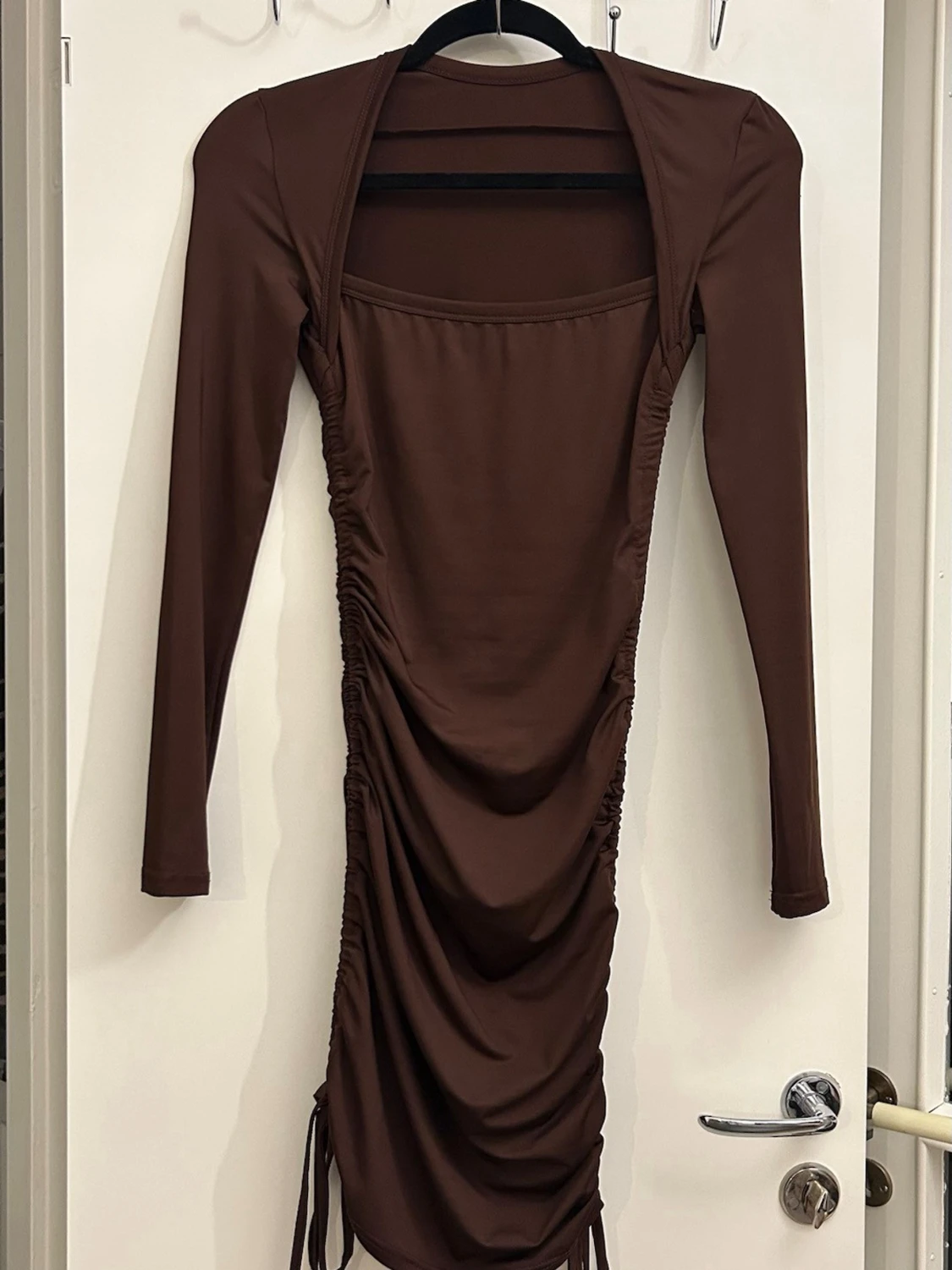 Brun långärmad kortklänning från SHEIN - 1