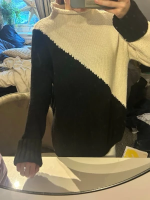 Stickad polo tröja  - Så fin stickad tröja, aldrig använd 