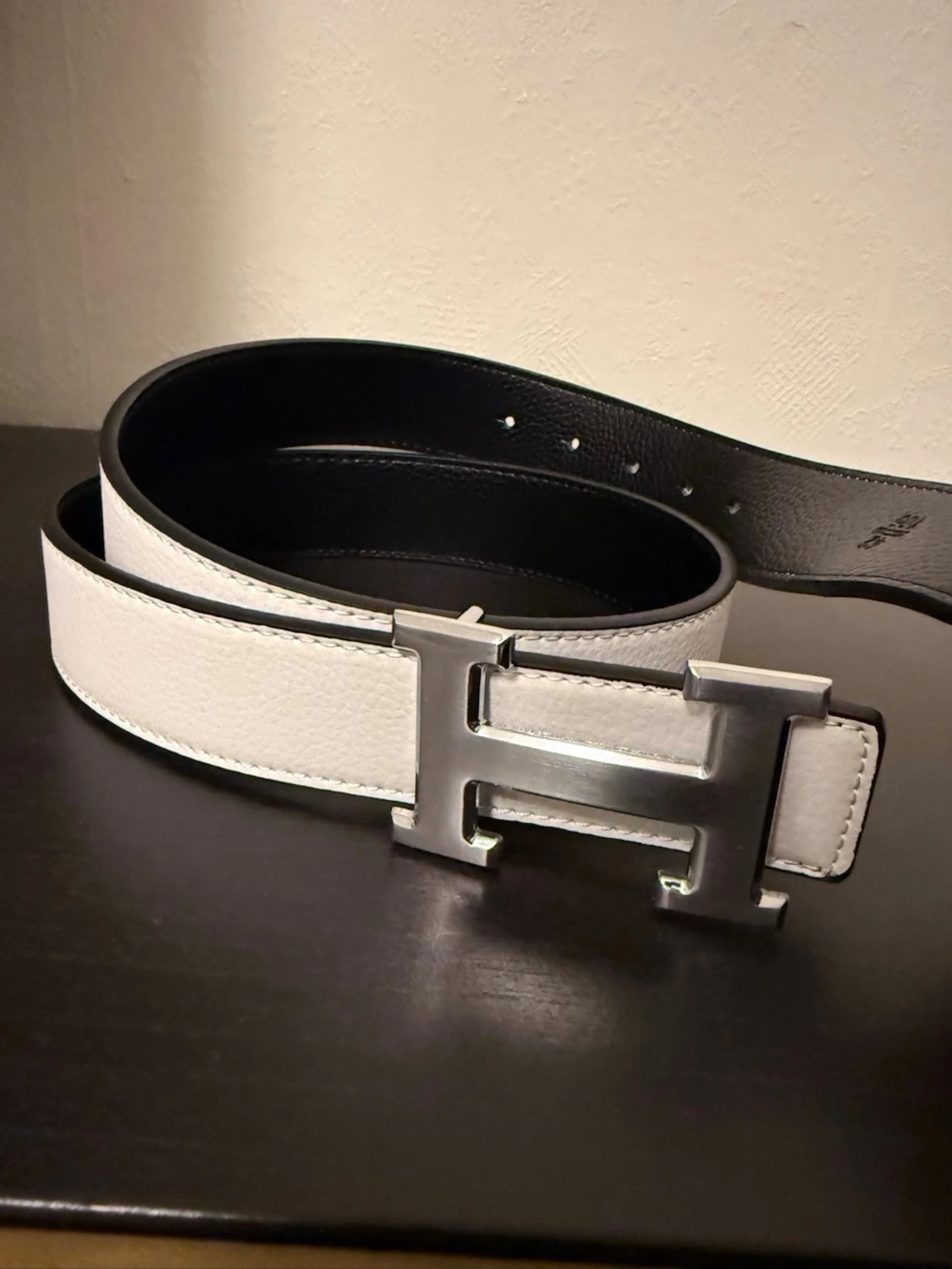 Vit skinnbälte med H-spänne - 3