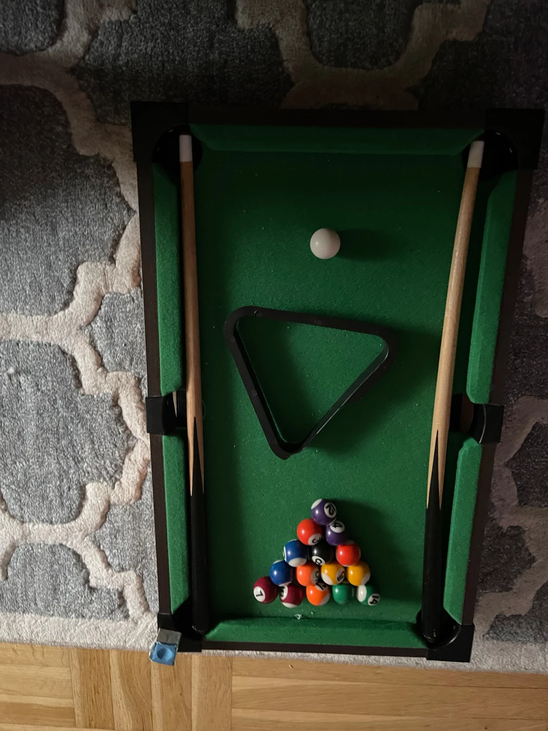 Grön minibiljardbord med tillbehör - 1