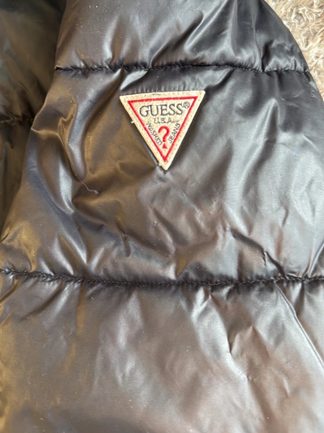 Svart dunjacka från Guess - 1