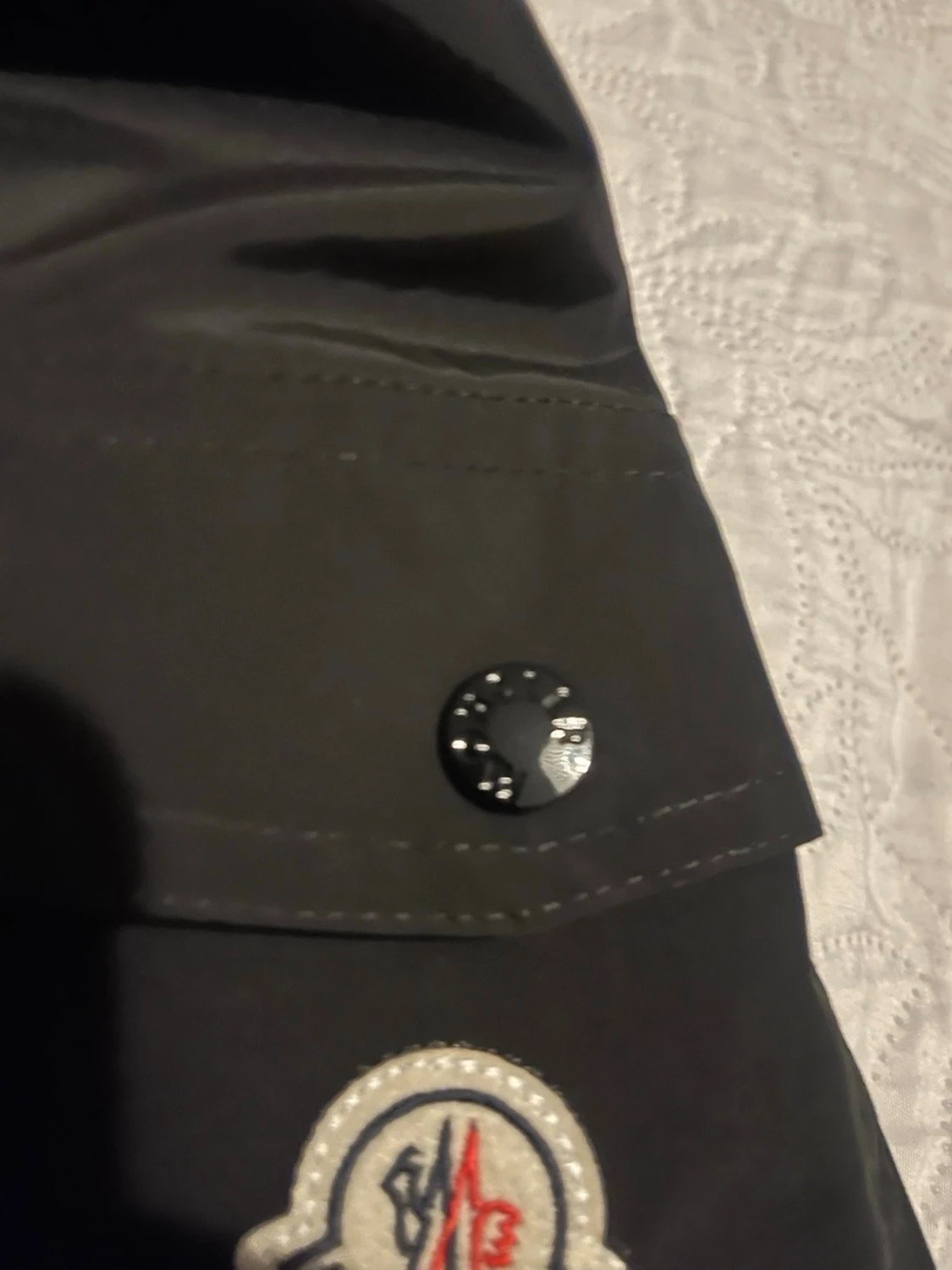 Svart vindjacka med zipper luva - 5